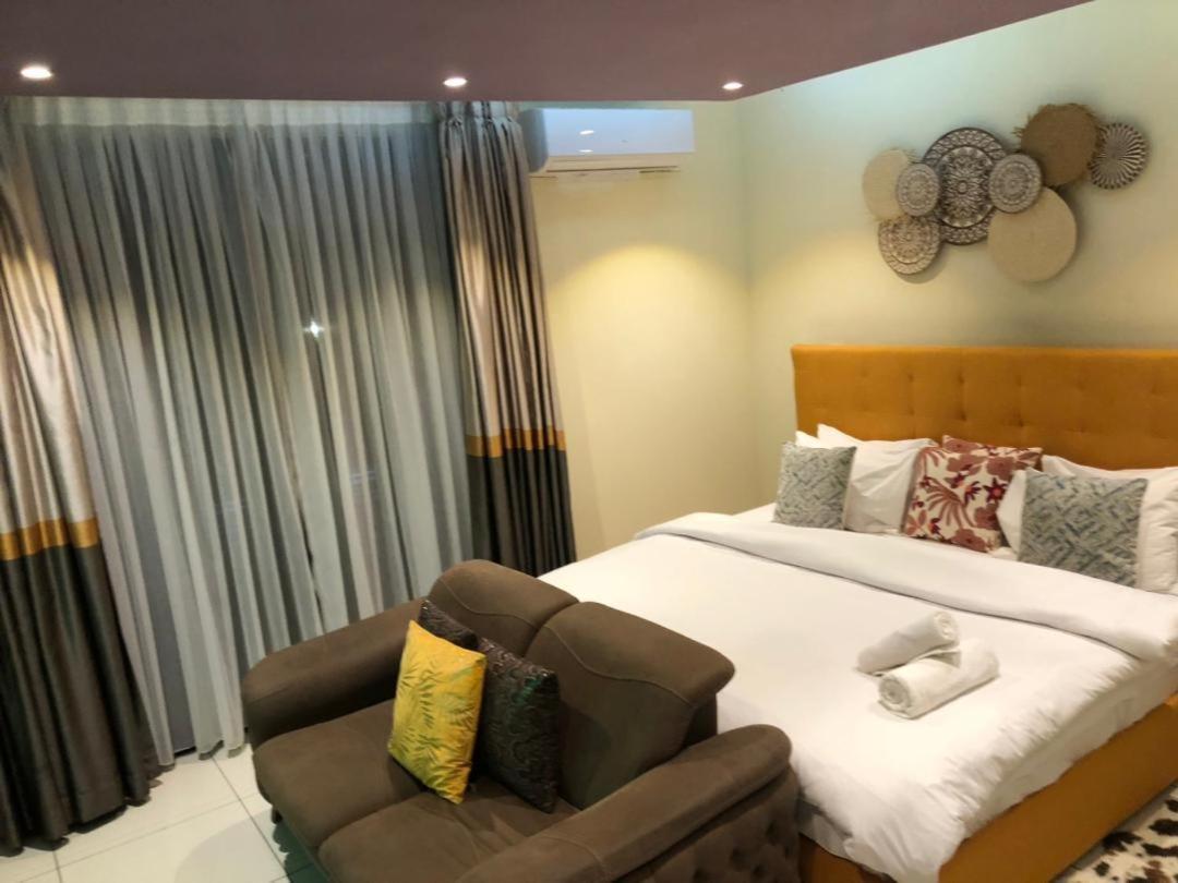 Embassy Gardens Luxury Suites Cpg Akra Dış mekan fotoğraf